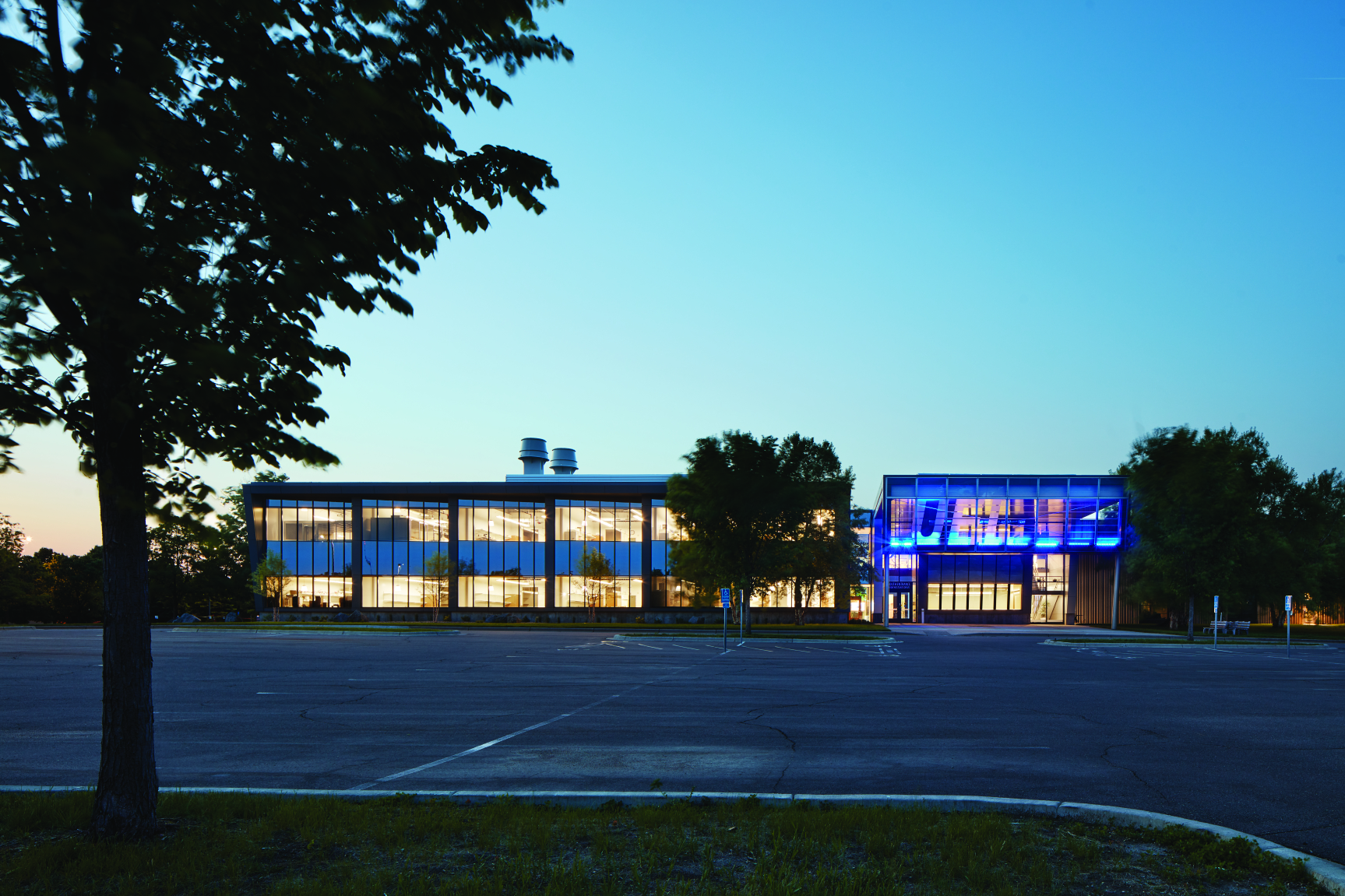 150,000 sq.ft, UEL serves as Minnesota’s launchpad for early-stage life science companies. Includes wet lab and dry lab space